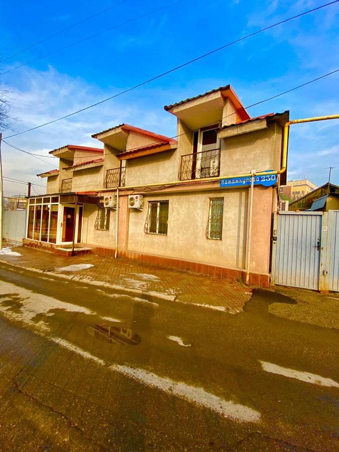 Esentai Hostel Almaty Exterior photo